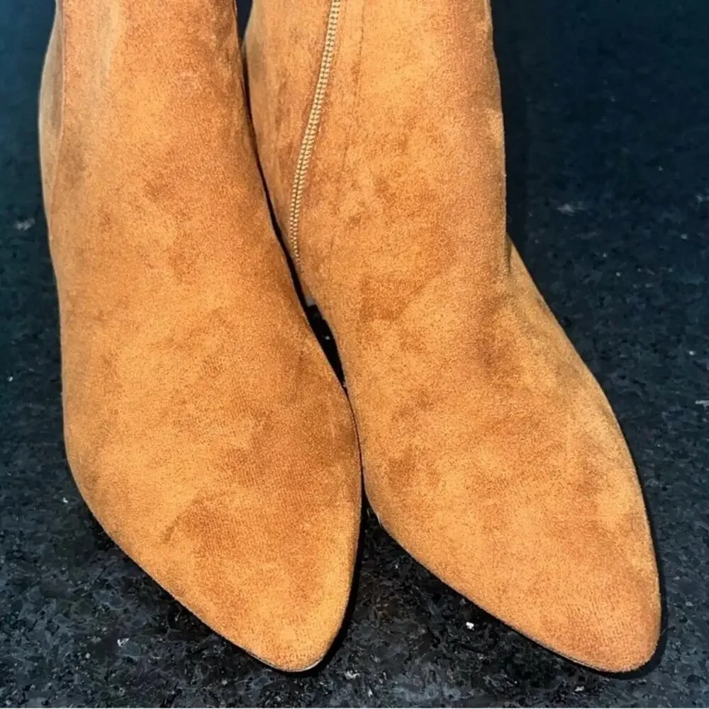UEC CHASE + CHLOE FAUX SUEDE CAMEL COLOR OVER THE KNEE BOOTS SZ 8